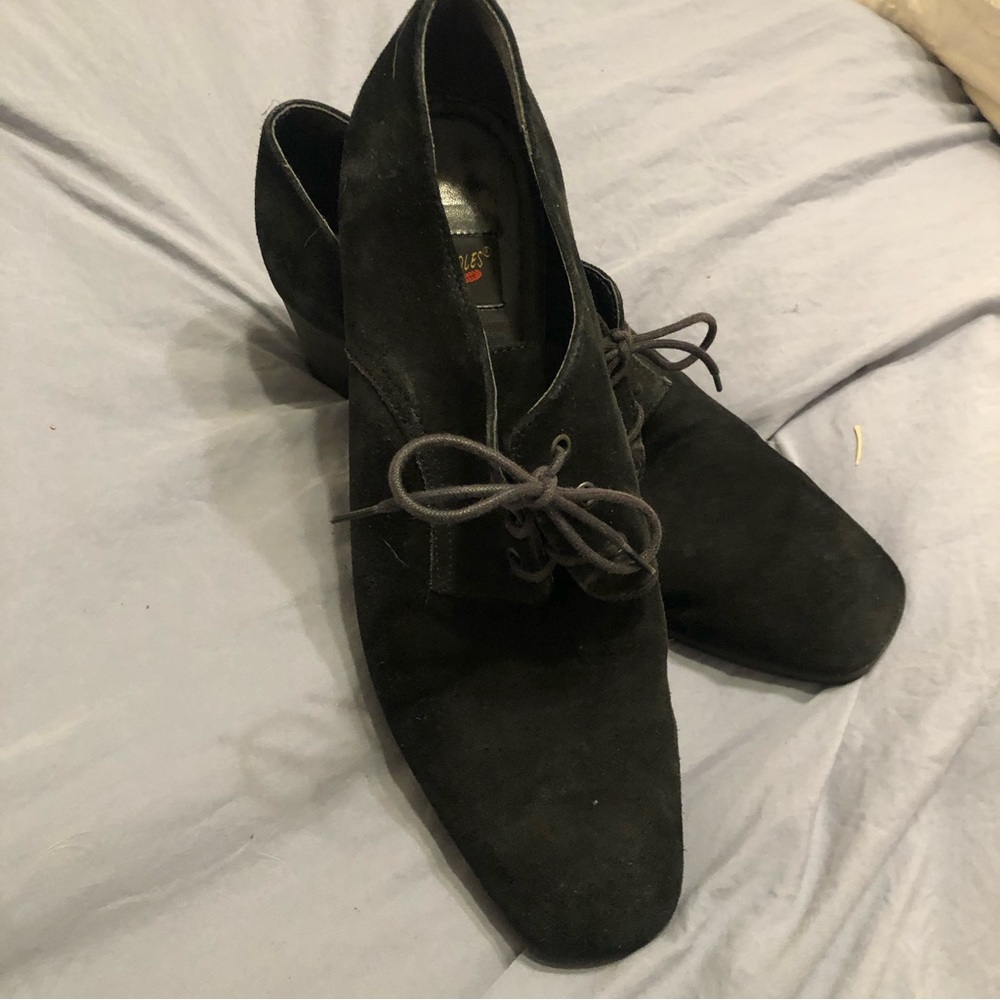 Black Suede Aerosol shoe